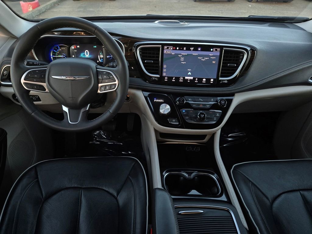 Used 2023 Chrysler Pacifica Limited image 15