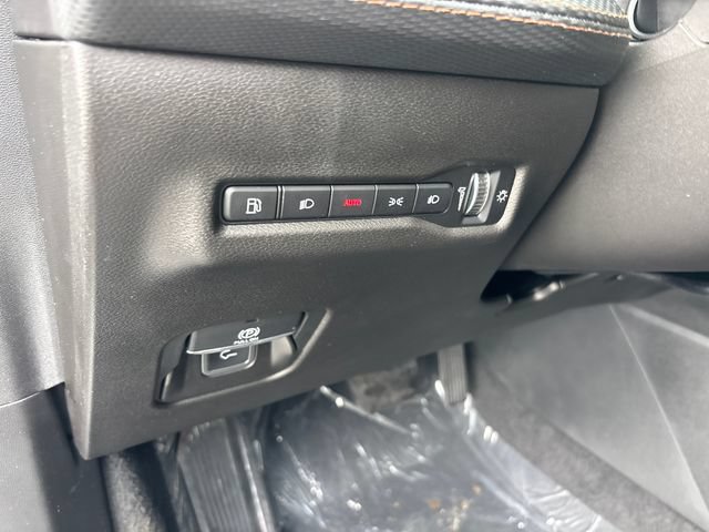 New 2026 Jeep Cherokee Overland w/ Advanced Pro Tech Group AWD/4WD image 17