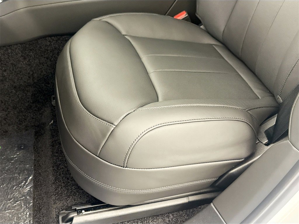 New 2026 Land Rover Range Rover SE image 19