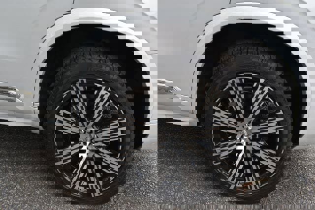 New 2024 Volvo XC90 T8 Plus w/ Protection Package Premier image 12