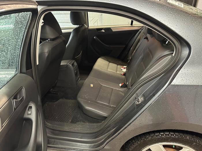 Used 2011 Volkswagen Jetta TDI FWD image 24