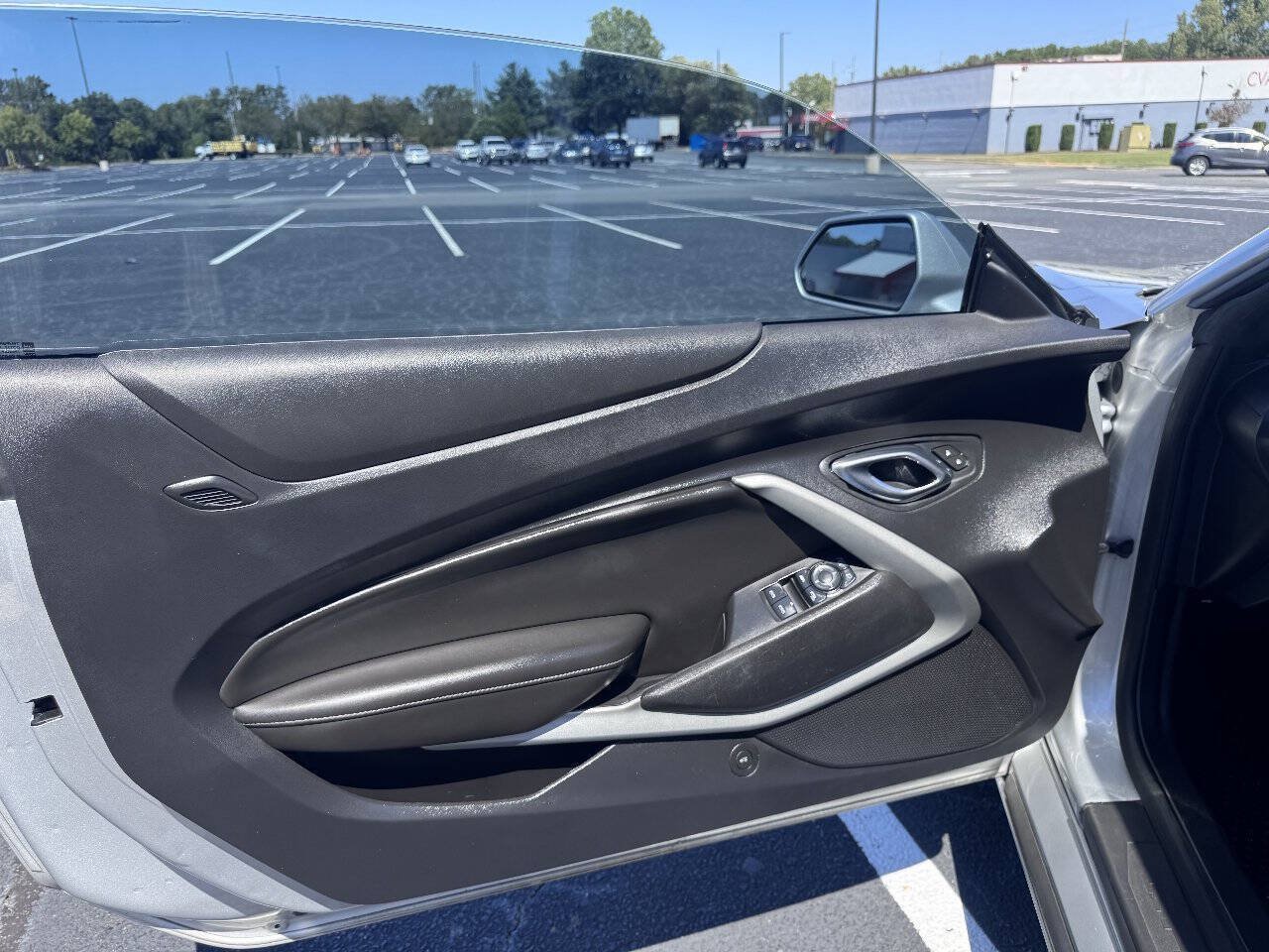 Used 2017 Chevrolet Camaro SS RWD image 8
