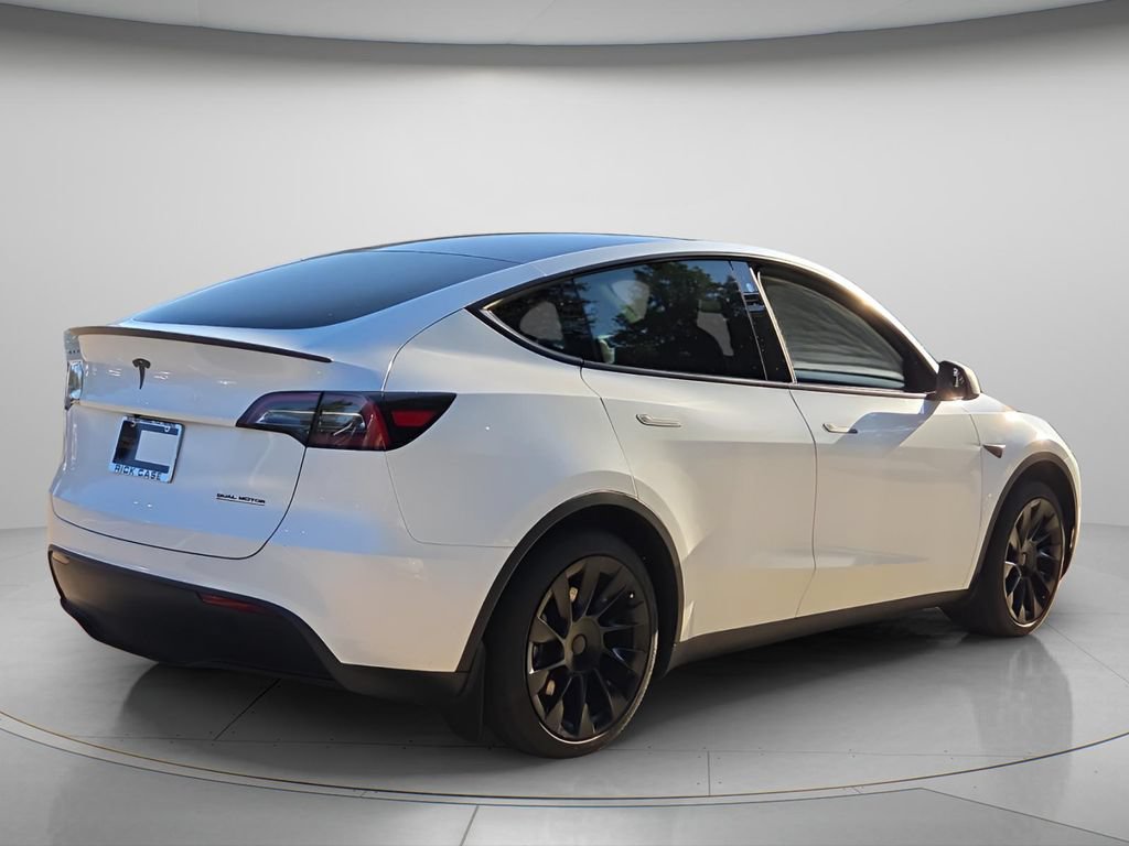 Used 2023 Tesla Model Y Long Range AWD/4WD image 7