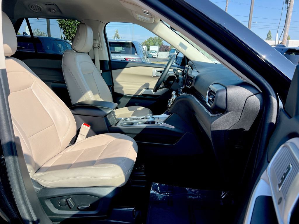 Used 2023 Ford Explorer Limited image 22