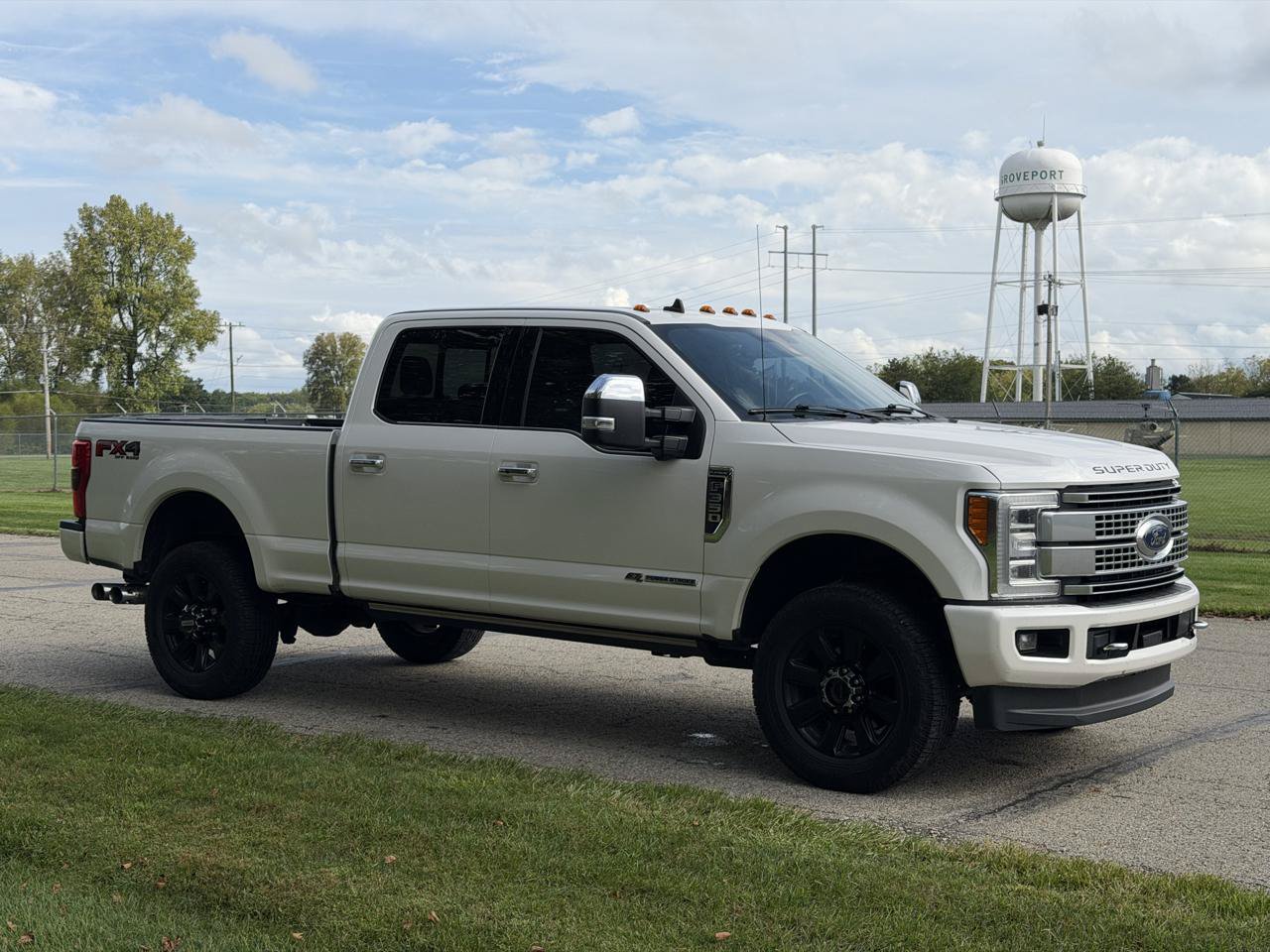 Used 2019 Ford F350 Platinum w/ Platinum Ultimate Package AWD/4WD image 4