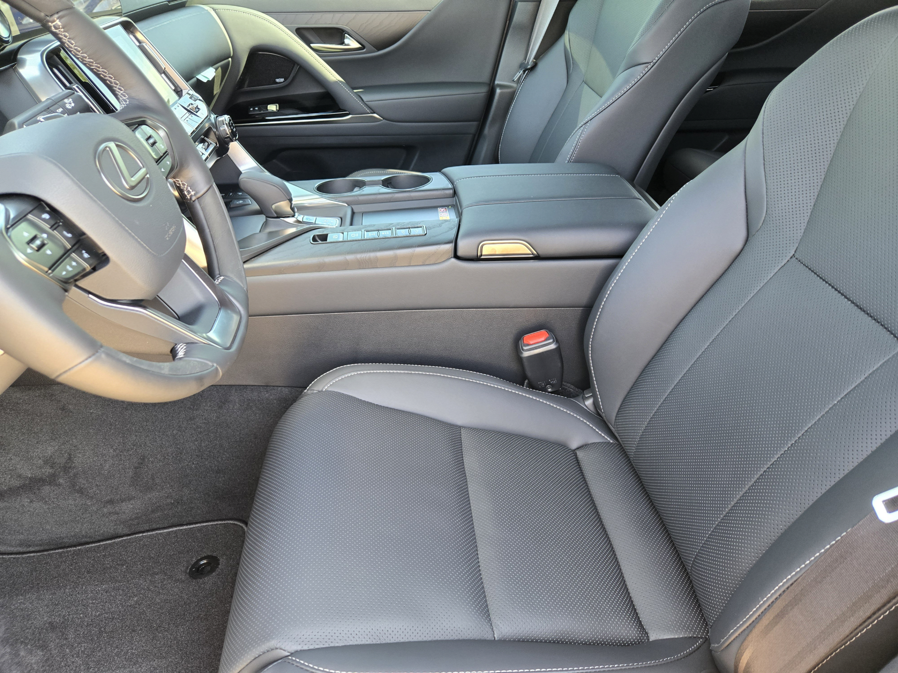 New 2026 Lexus LX 700h Luxury w/ Appearance Package AWD/4WD image 5