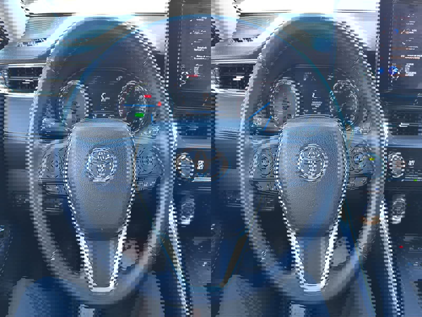 Used 2023 Toyota Venza LE image 12