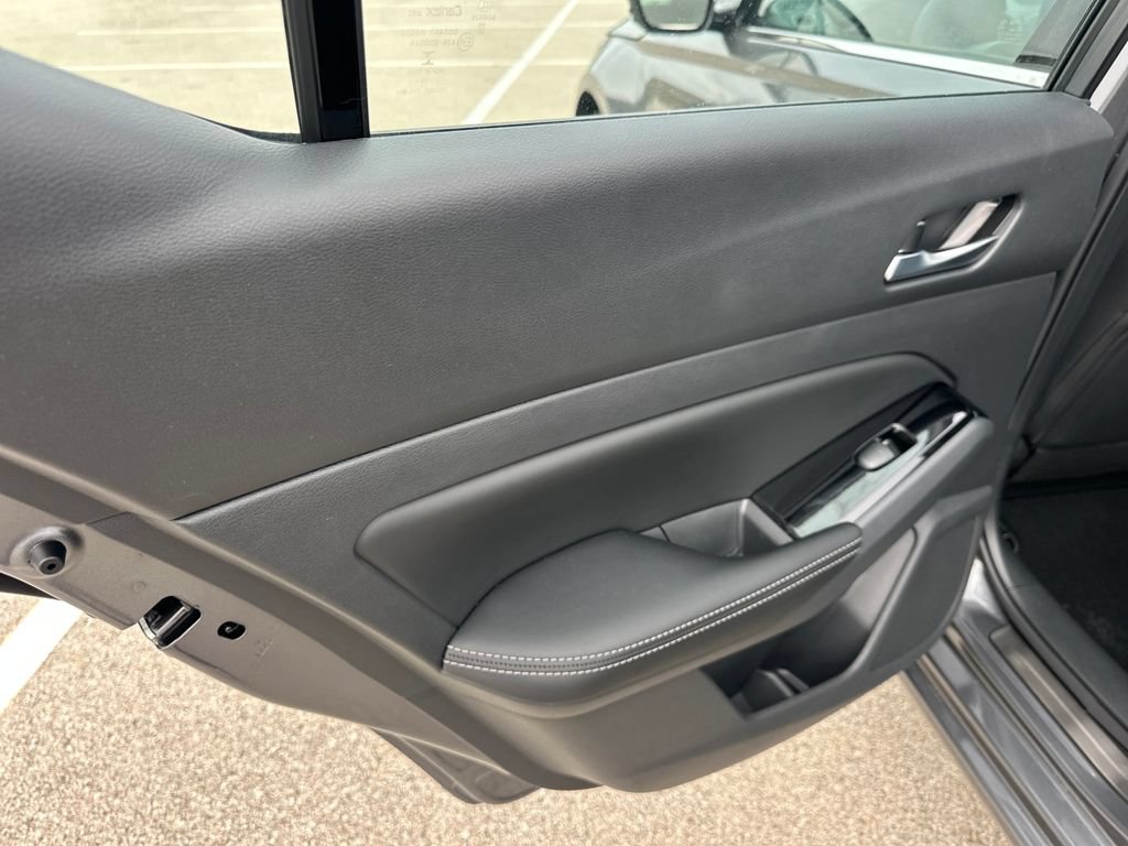 New 2025 Nissan Altima 2.5 SL AWD/4WD image 14