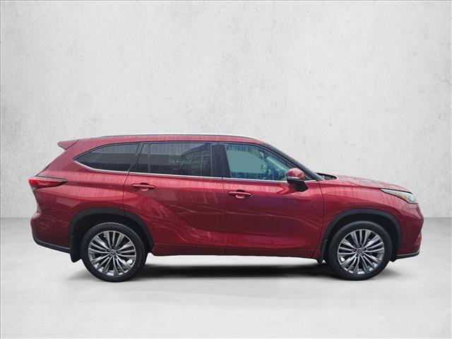 Used 2020 Toyota Highlander XLE AWD/4WD image 6