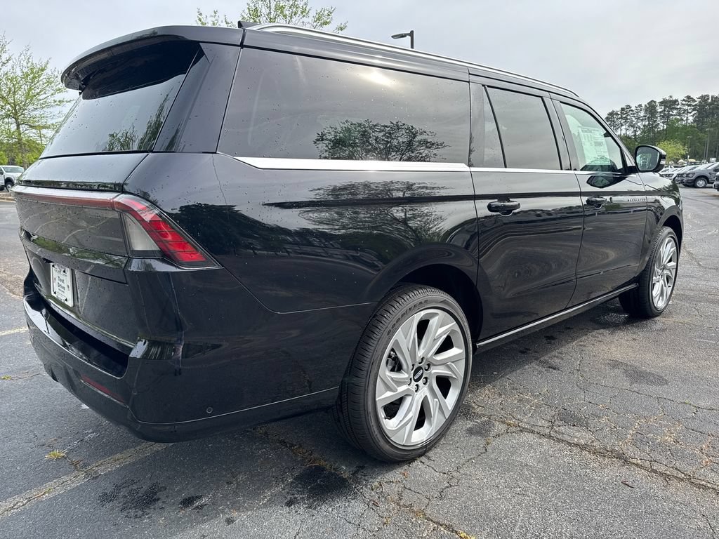 New 2025 Lincoln Navigator L Reserve AWD/4WD image 6