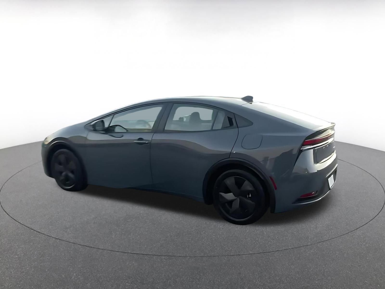 Used 2025 Toyota Prius LE image 11