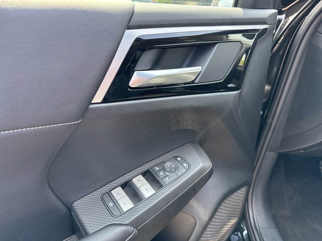 New 2025 Mitsubishi Outlander SE image 25