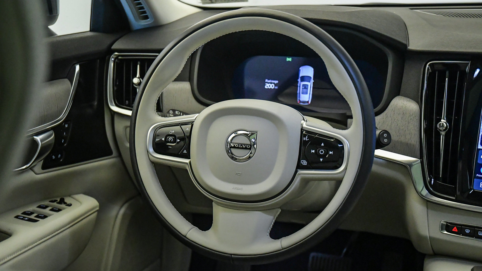 Certified 2025 Volvo V90 B6 Cross Country Plus AWD/4WD image 13