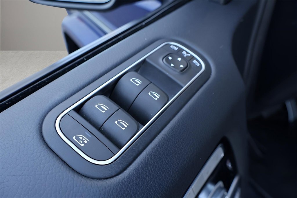 Used 2025 Mercedes-Benz G 550 image 12