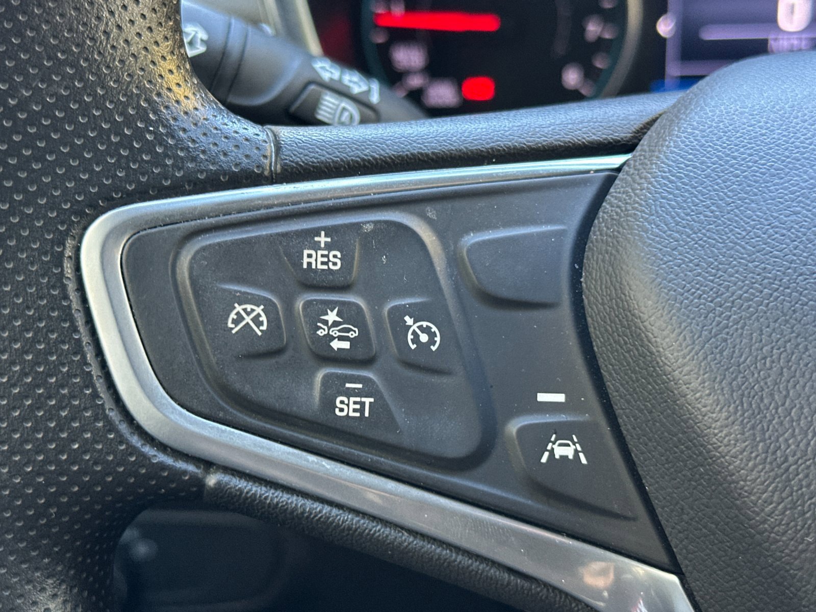 Used 2023 Chevrolet Equinox LT image 27