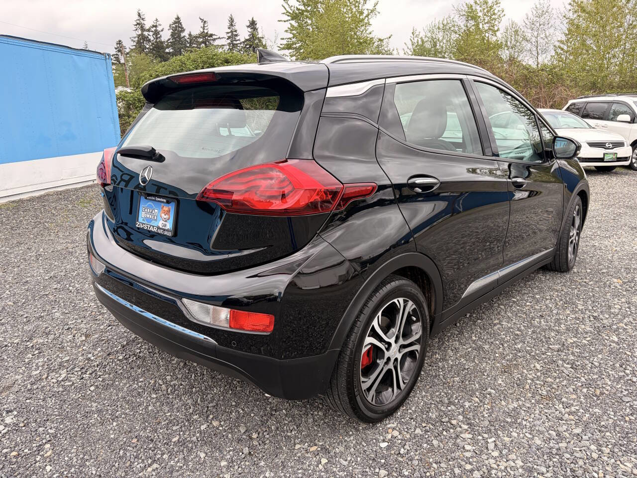 Used 2017 Chevrolet Bolt Premier w/ Driver Confidence II Package FWD image 3