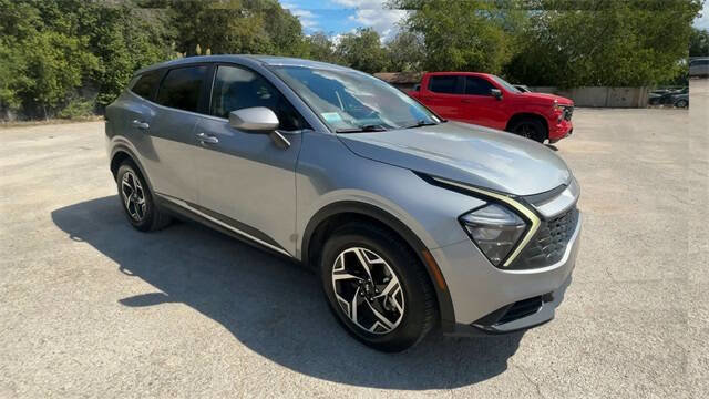 Used 2023 Kia Sportage LX image 2