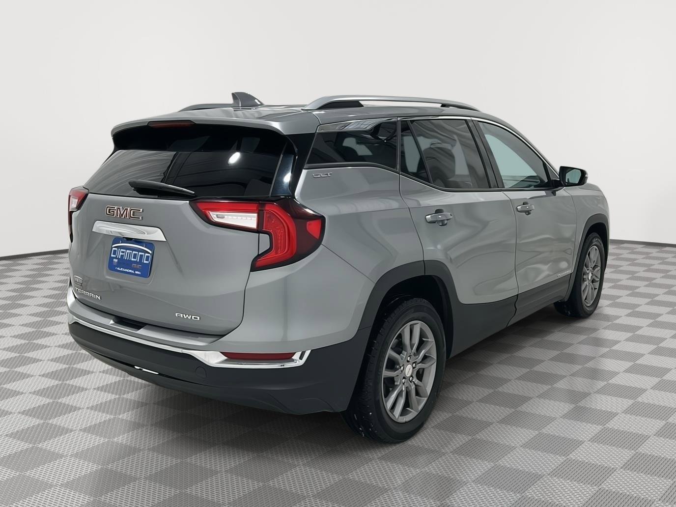 Used 2024 GMC Terrain SLT image 5