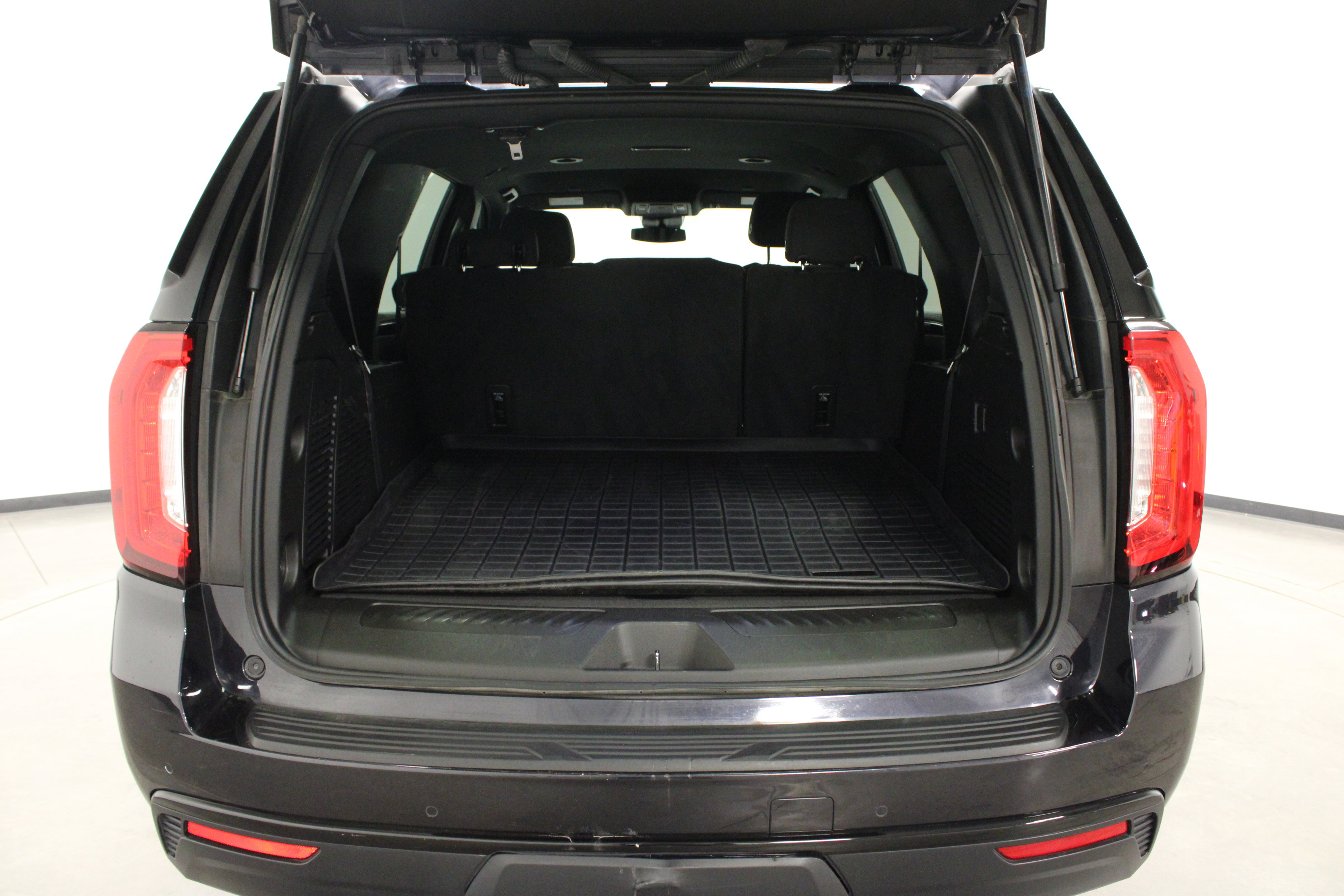 Used 2023 GMC Yukon SLE image 14