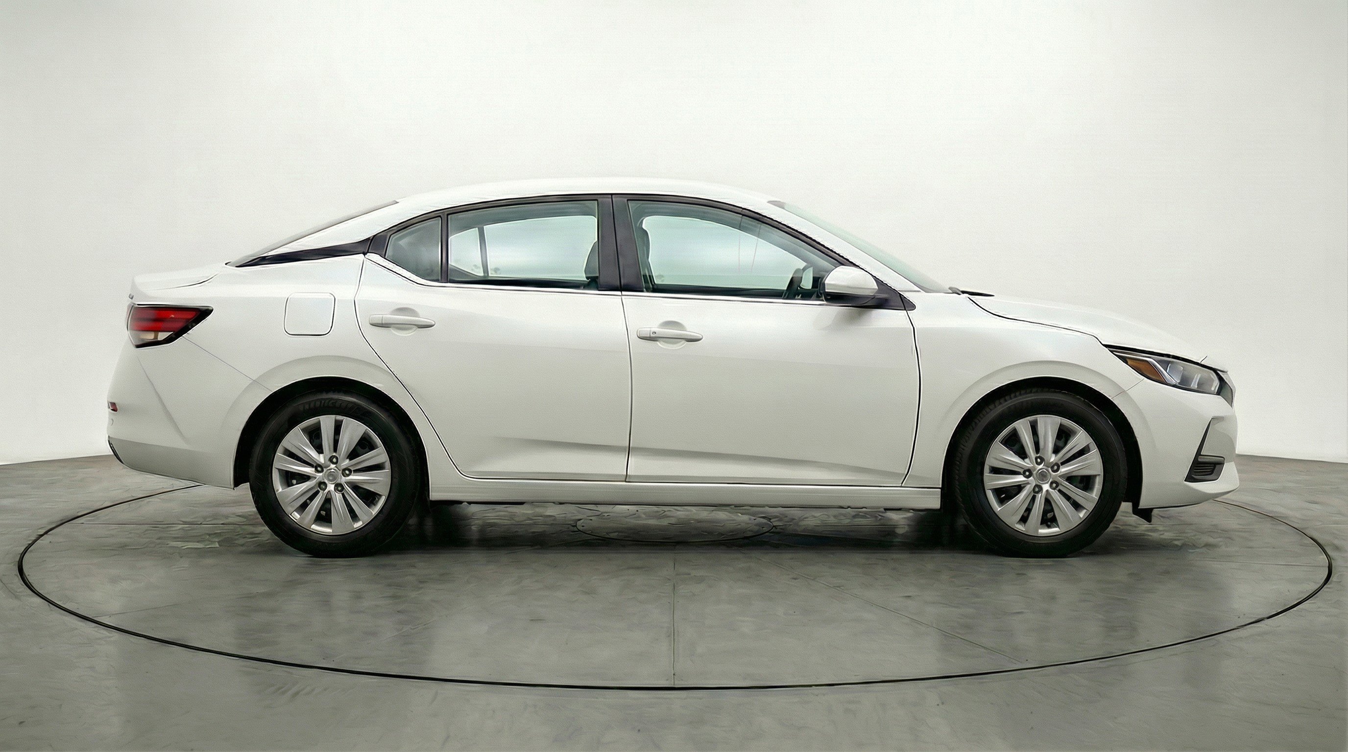 Used 2025 Nissan Sentra S image 11