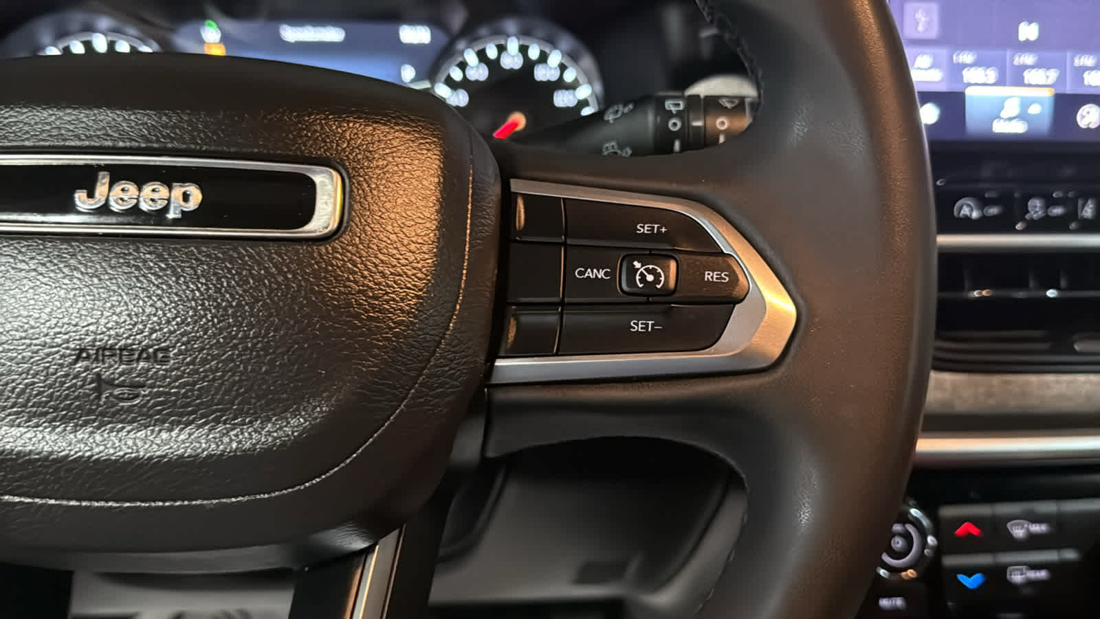 Certified 2024 Jeep Compass Latitude AWD/4WD image 14