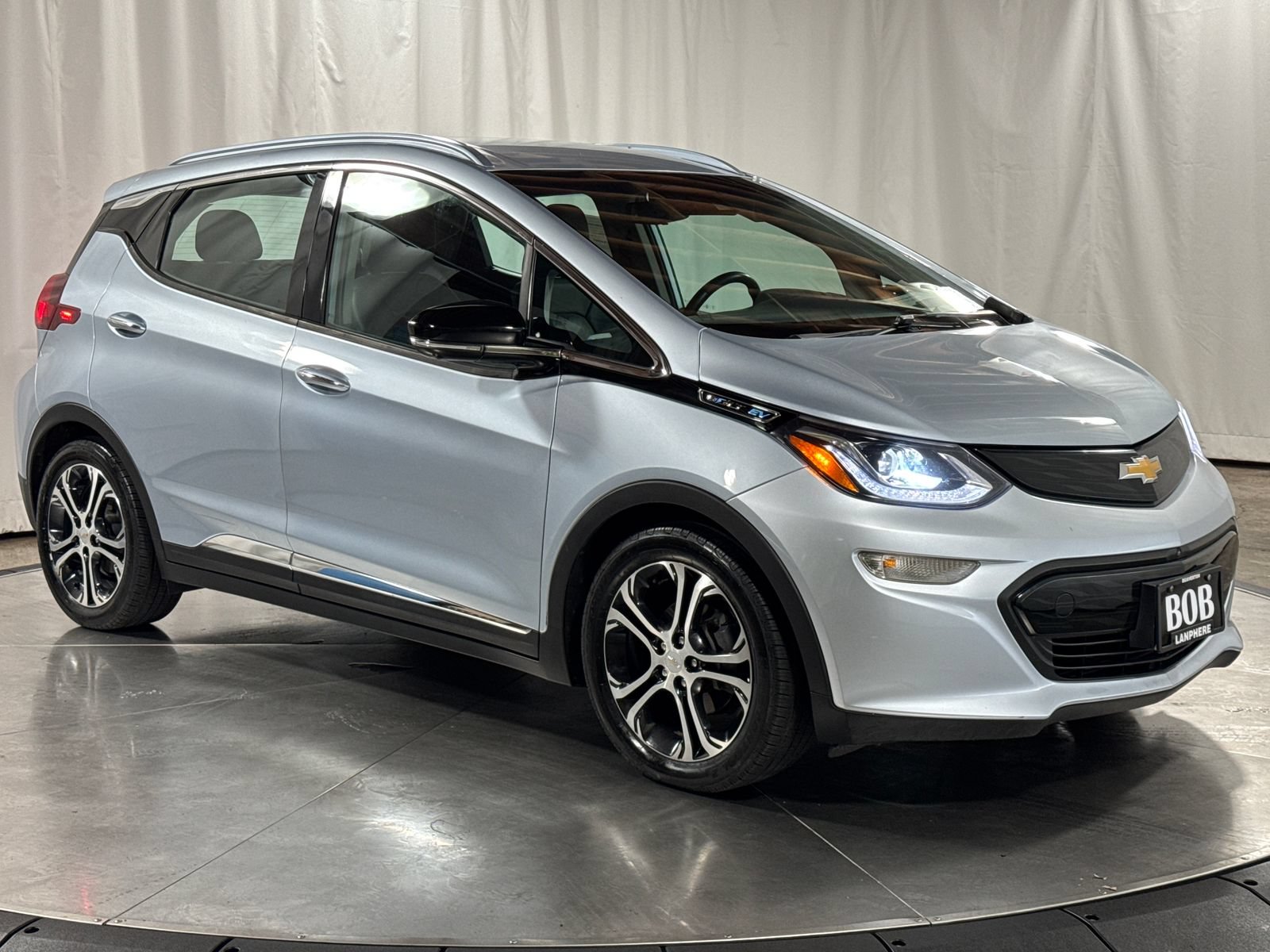 Used 2018 Chevrolet Bolt Premier w/ Driver Confidence II Package FWD image 7