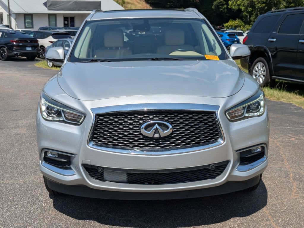 Used 2020 INFINITI QX60 Luxe w/ Essential Package FWD image 9