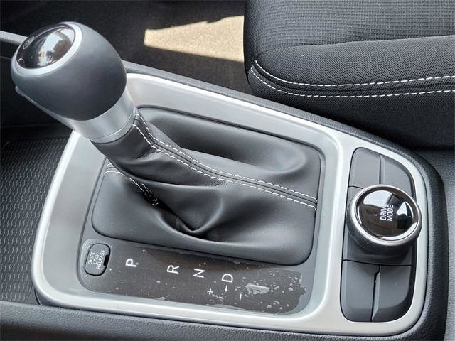 Certified 2025 Hyundai Venue SEL image 9