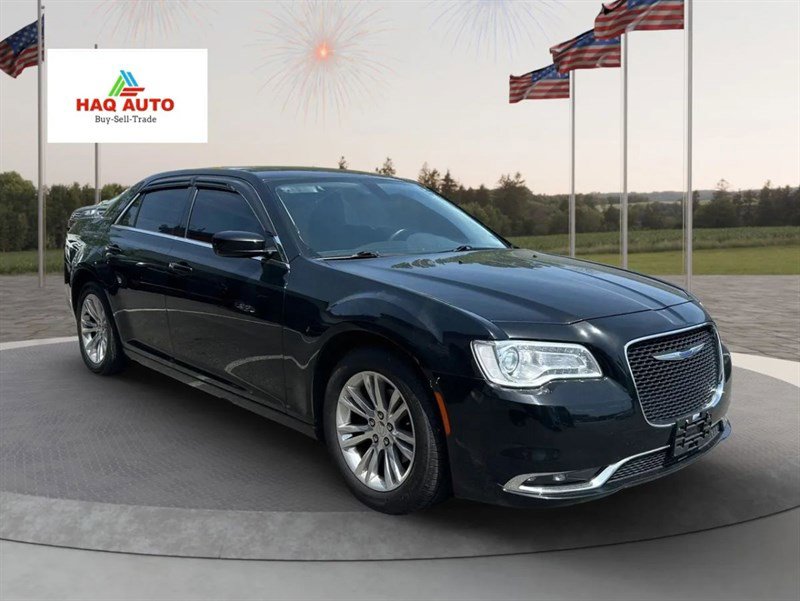 Used 2020 Chrysler 300 Touring w/ Driver Convenience Group image 3