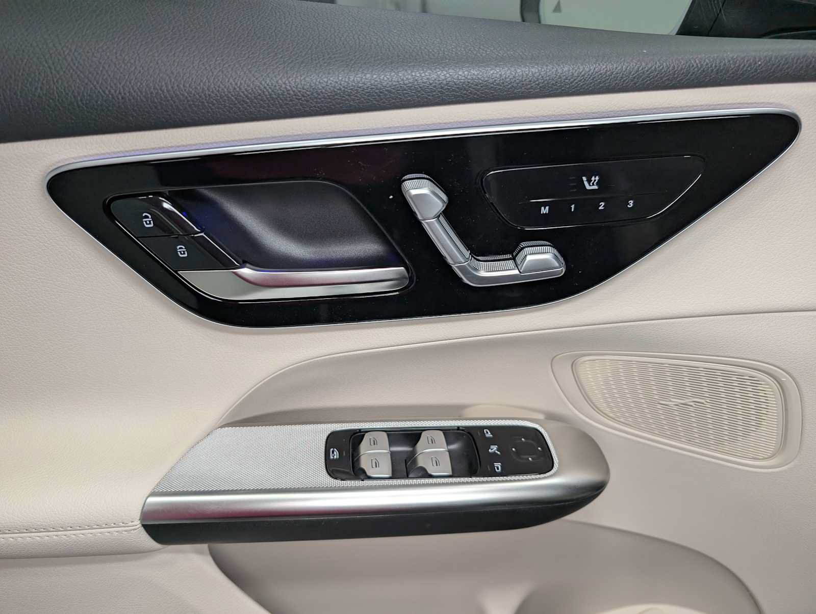 New 2026 Mercedes-Benz GLC 300 4MATIC image 31