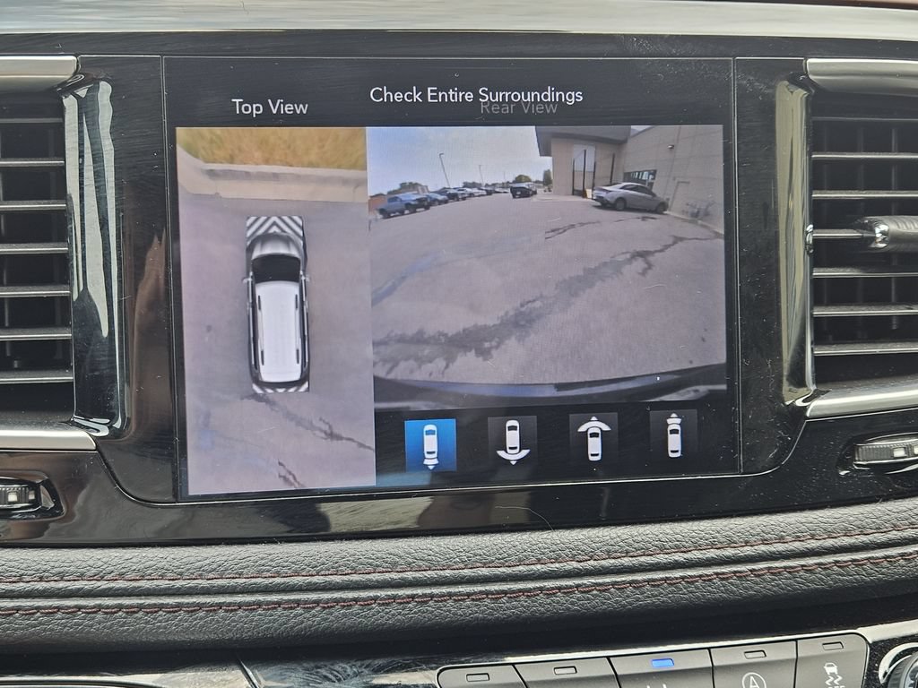 Used 2020 Chrysler Pacifica Limited FWD image 14