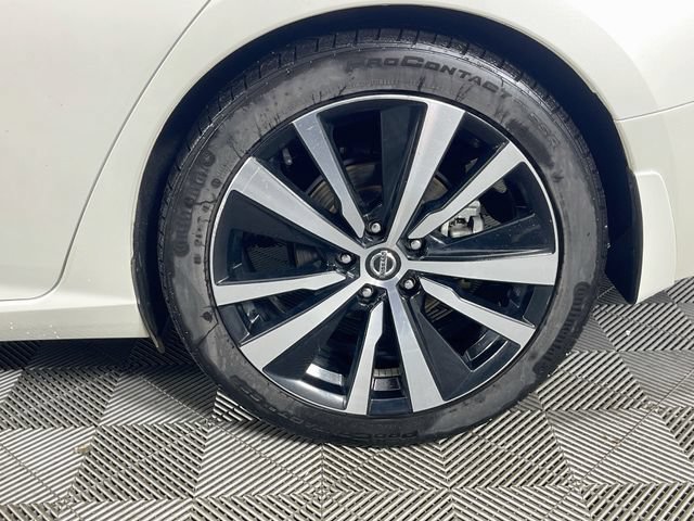 Used 2020 Nissan Altima 2.0 Platinum FWD image 34