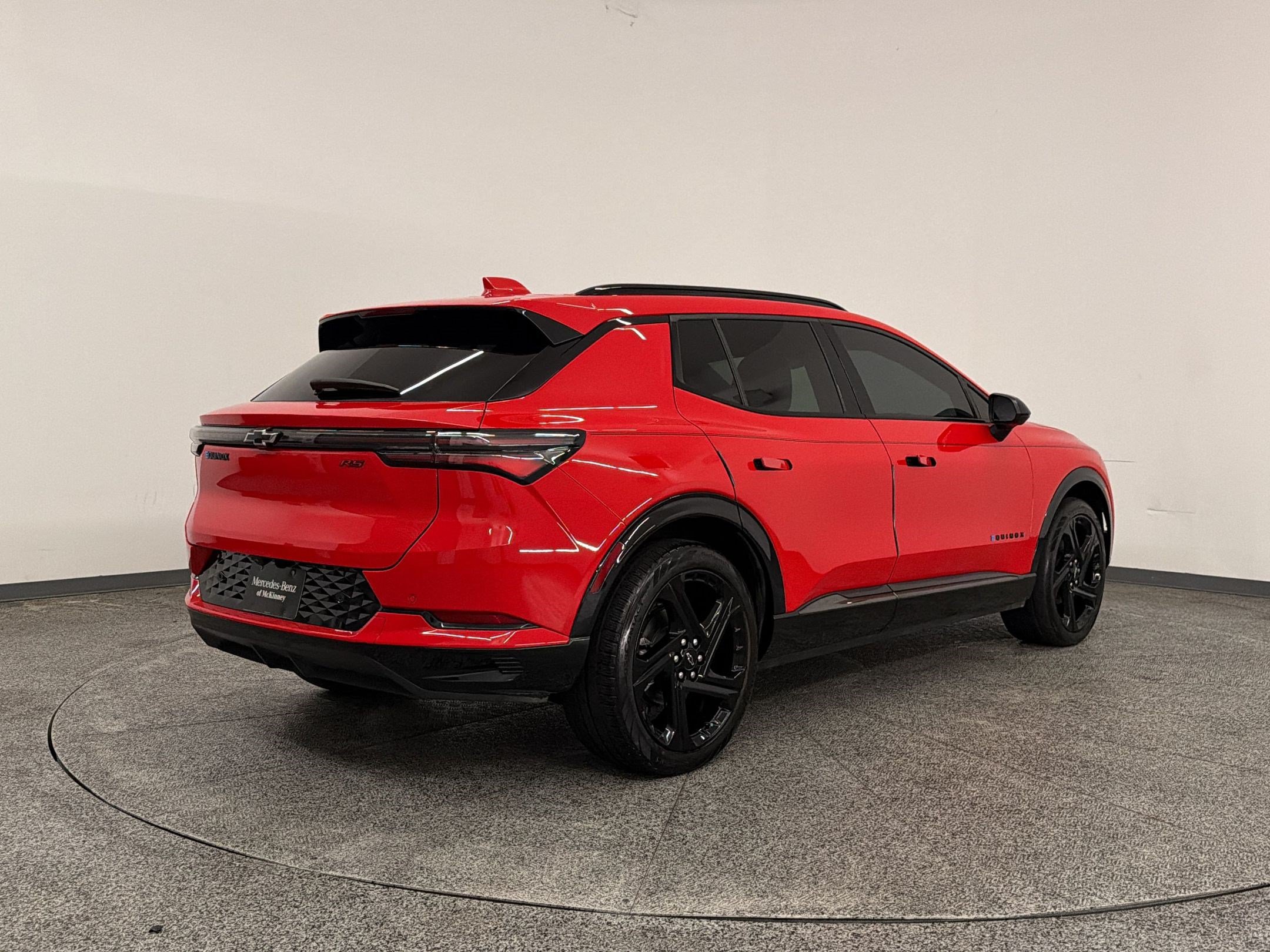 Used 2024 Chevrolet Equinox EV RS w/ LPO, All-Weather Mat Package FWD image 8