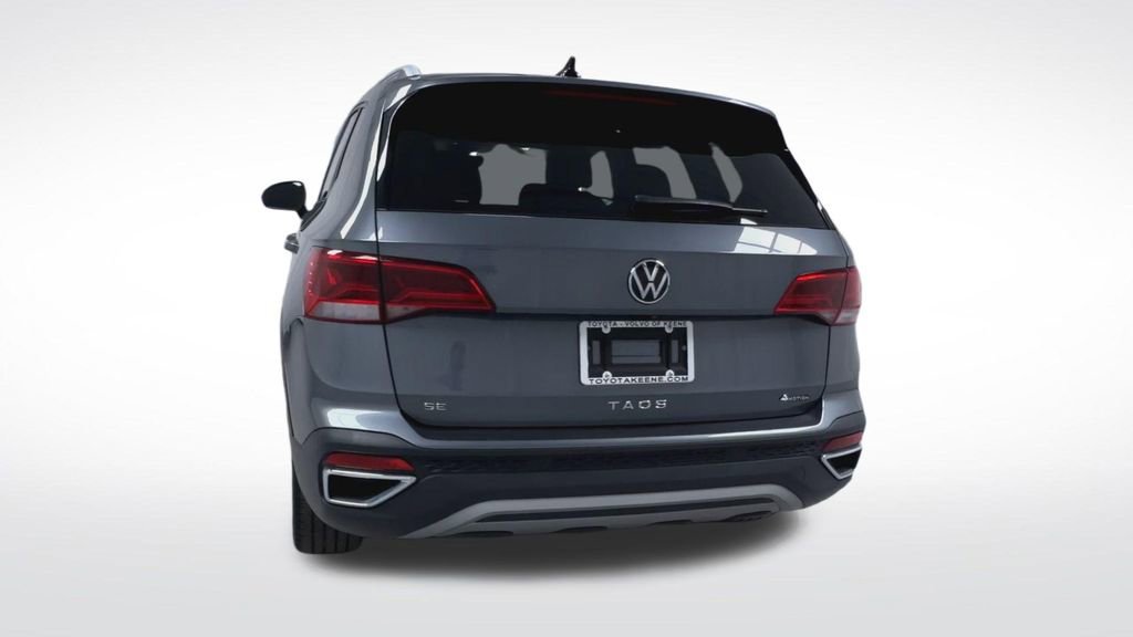 Used 2022 Volkswagen Taos SE w/ Panoramic Sunroof Package image 7