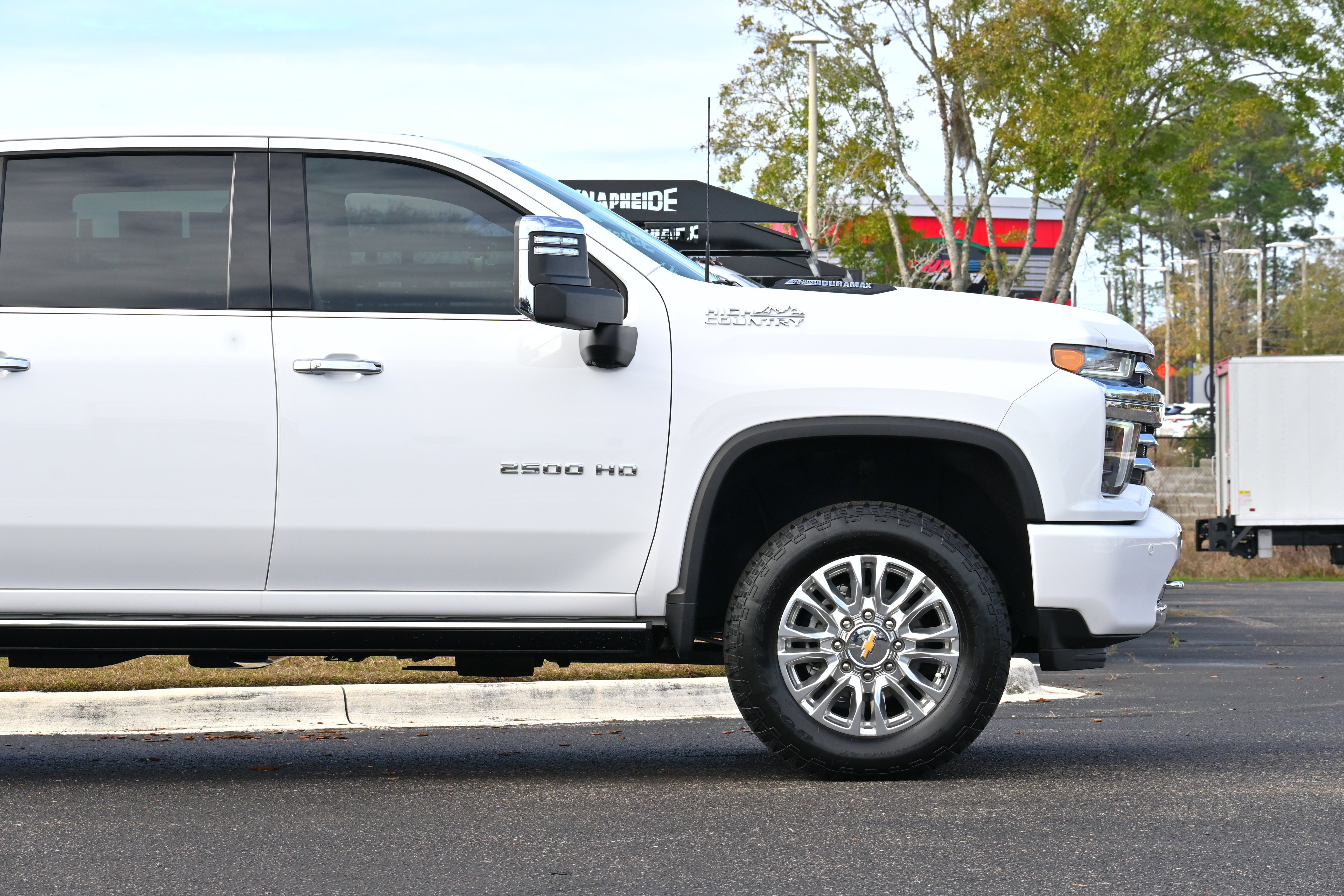 Used 2023 Chevrolet Silverado 2500 High Country w/ Z71 Off-Road Package image 6