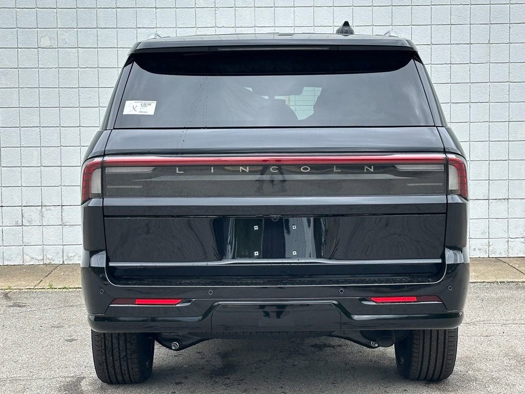 New 2026 Lincoln Navigator L Reserve AWD/4WD image 4