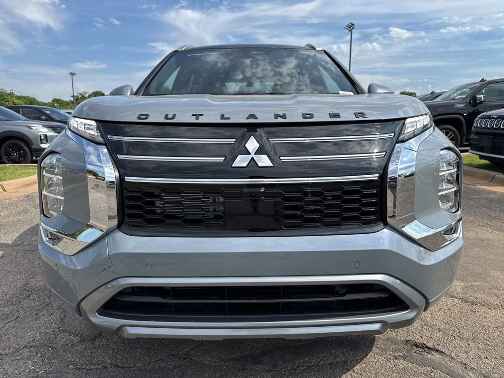 New 2026 Mitsubishi Outlander SEL FWD image 2