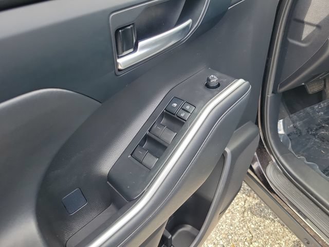 Used 2021 Toyota Highlander XLE FWD image 17