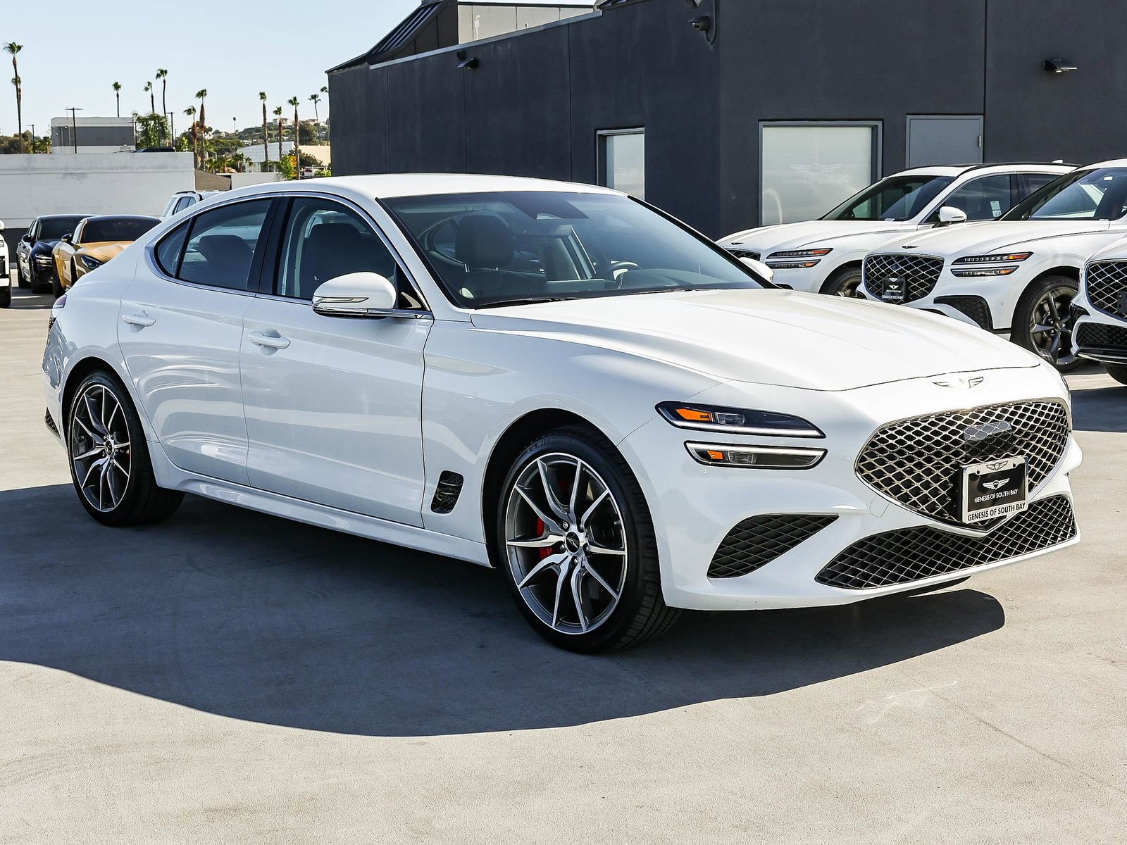 Used 2025 Genesis G70 2.5T image 3