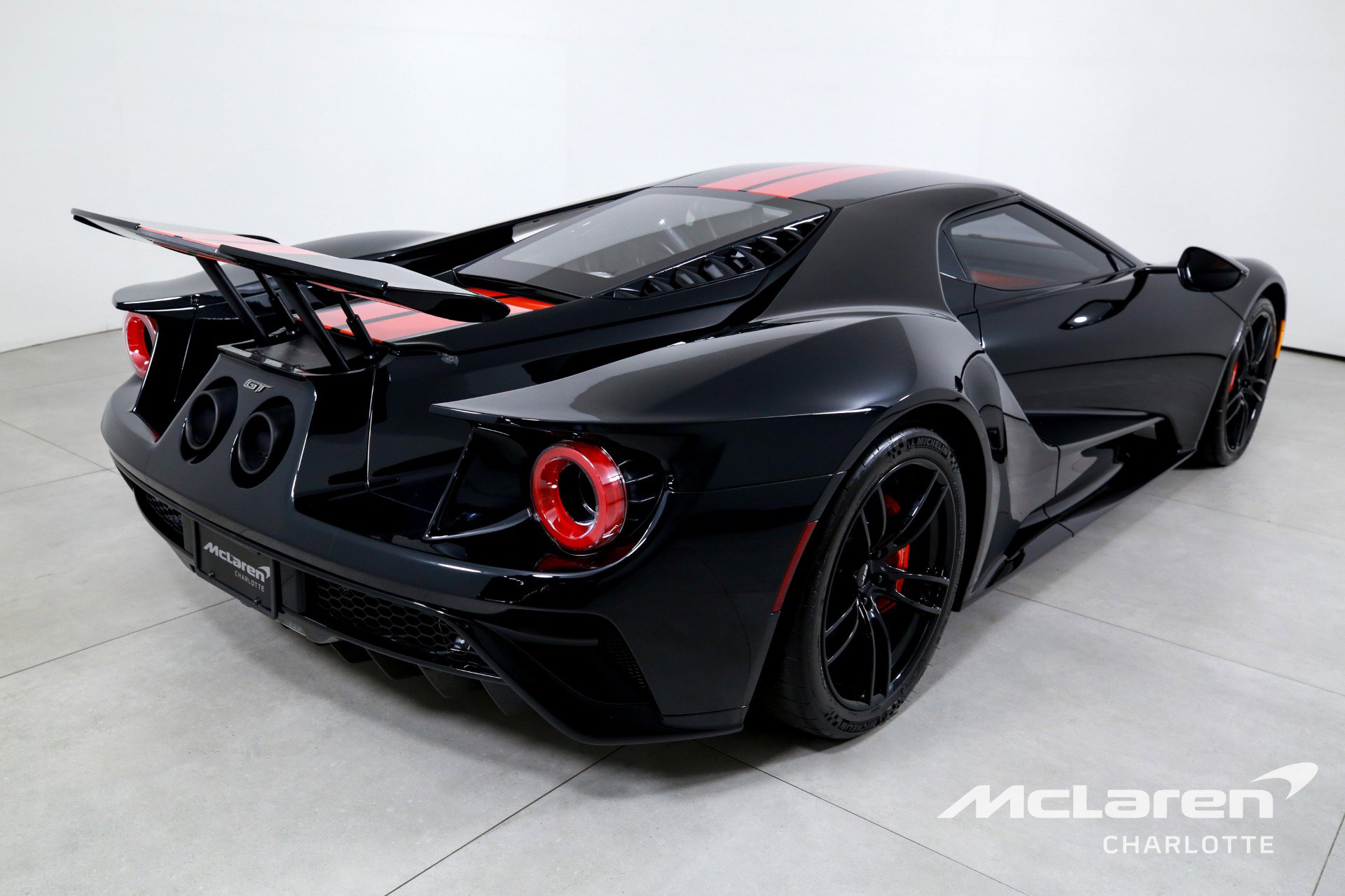 Used 2019 Ford GT RWD image 9
