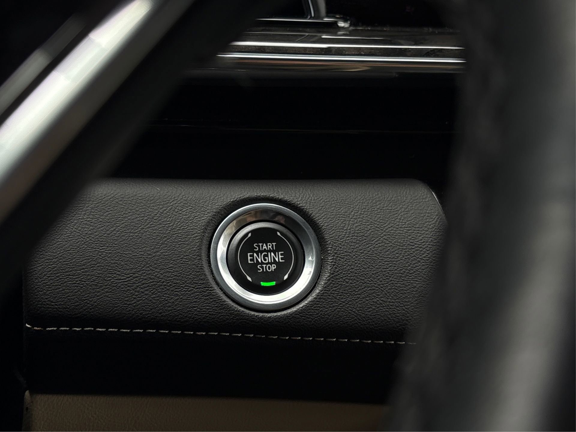 Used 2021 Cadillac Escalade ESV Premium Luxury image 26