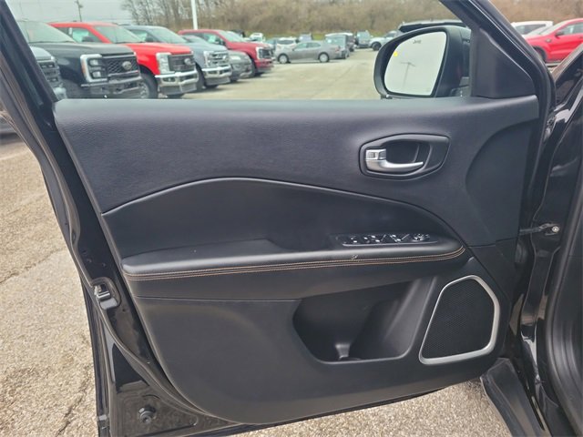 Used 2018 Jeep Compass Limited w/ Navigation Group image 19