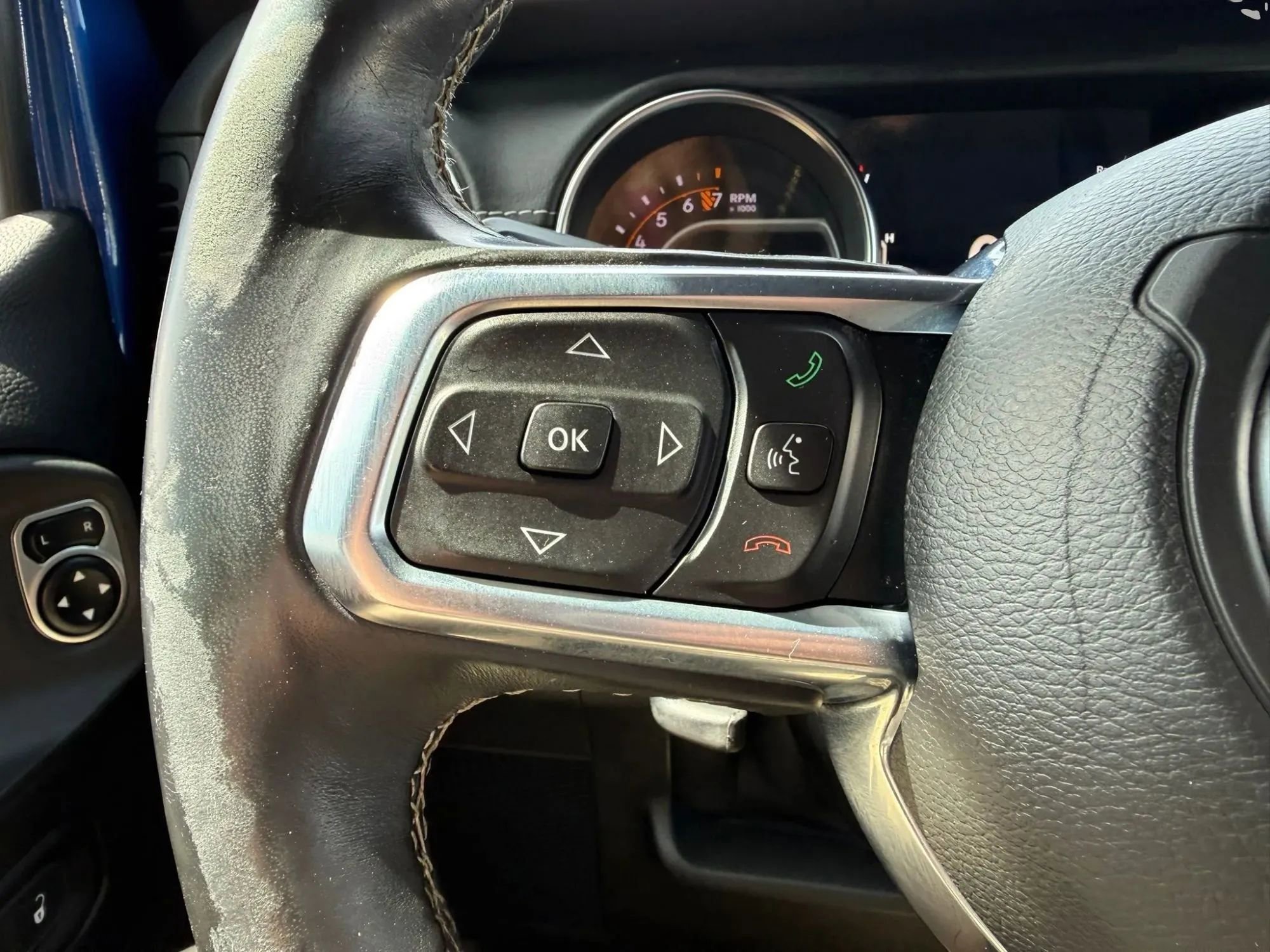Used 2019 Jeep Wrangler Unlimited Sahara image 18