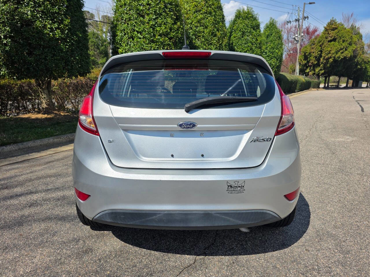 Used 2017 Ford Fiesta SE image 4