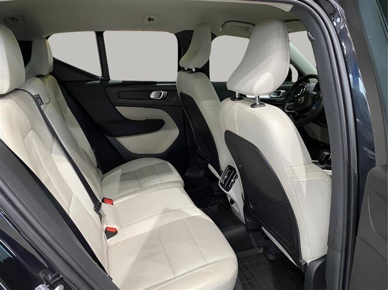 Used 2022 Volvo XC40 T5 Momentum AWD/4WD image 10