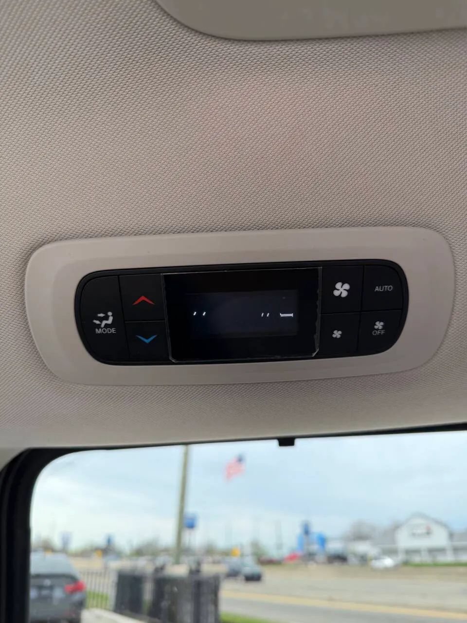 Used 2019 Chrysler Pacifica Touring-L FWD image 20