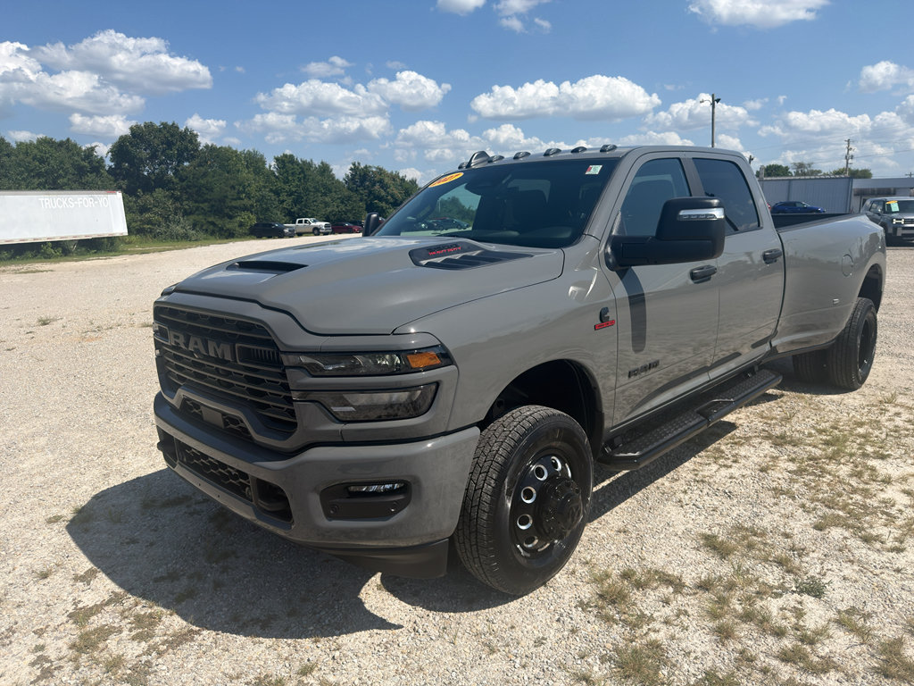 New 2027 RAM 3500 Big Horn w/ Night Edition AWD/4WD image 2