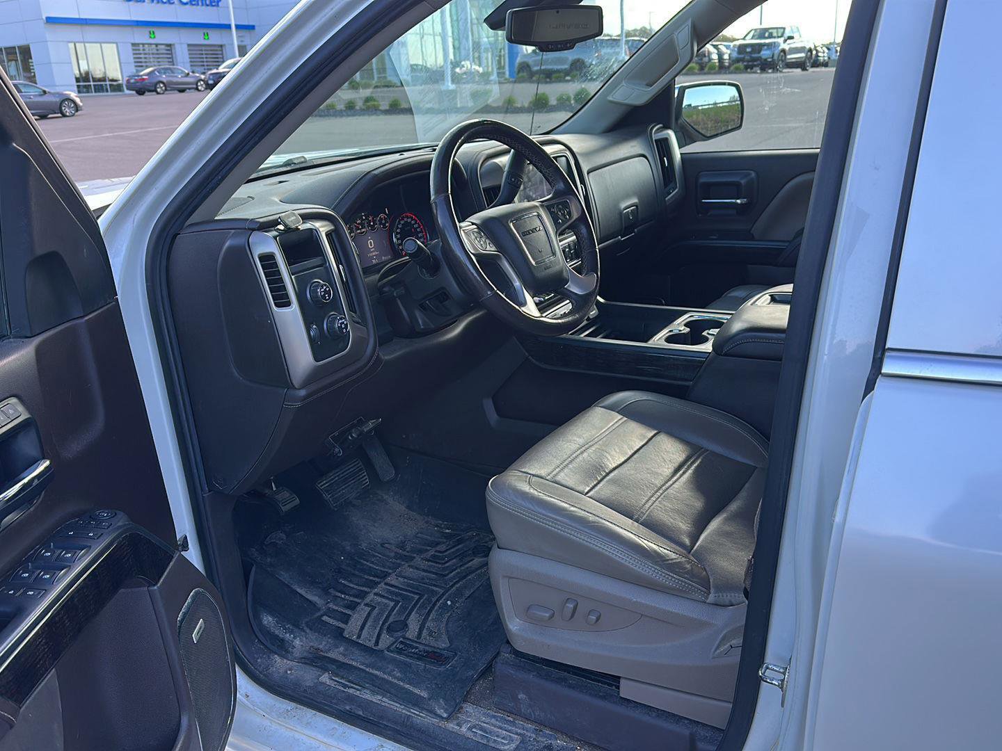 Used 2015 GMC Sierra 1500 Denali w/ Driver Alert Package AWD/4WD image 8
