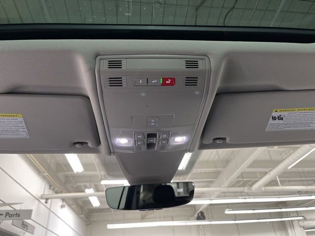 Used 2023 Volkswagen Tiguan SE w/ Panoramic Sunroof Package AWD/4WD image 23