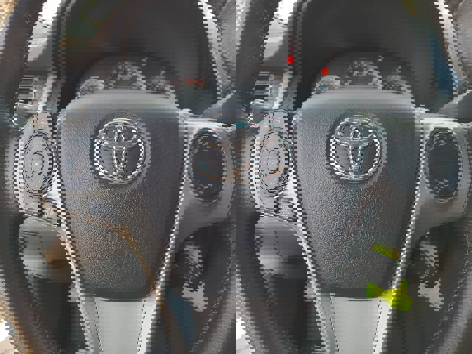 Used 2014 Toyota Camry SE image 23